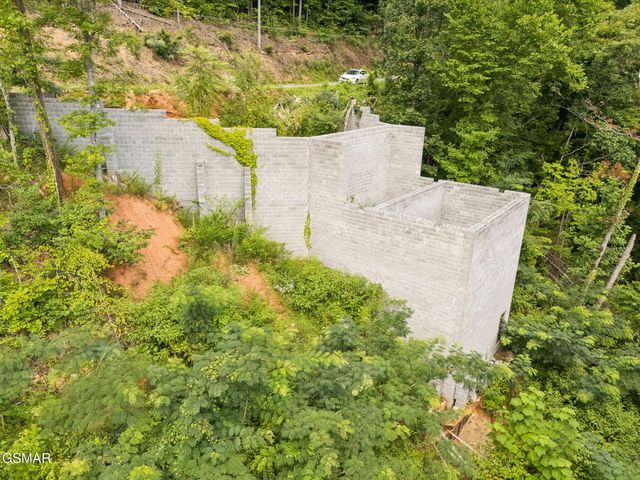 1738 Bassett Way, Sevierville, TN 37876