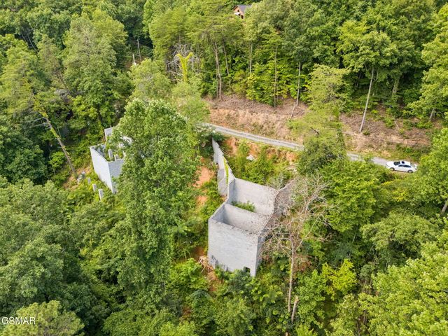 1738 Bassett Way, Sevierville, TN 37876