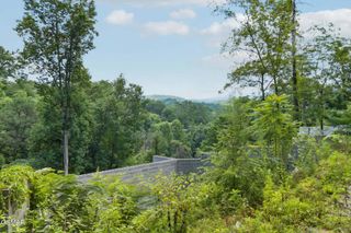 1738 Bassett Way, Sevierville, TN 37876