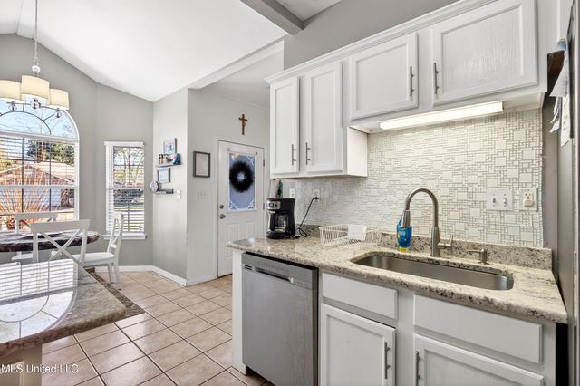 9823 Ala Moana Street, Diamondhead, MS 39525