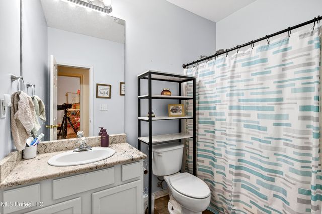 9823 Ala Moana Street, Diamondhead, MS 39525