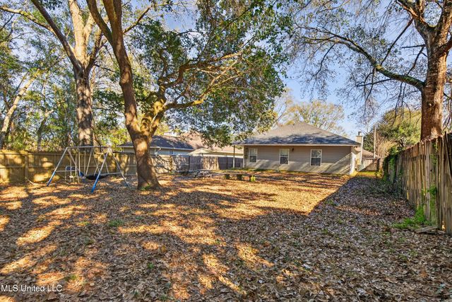 9823 Ala Moana Street, Diamondhead, MS 39525