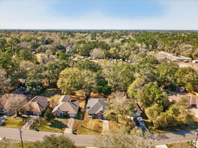 9823 Ala Moana Street, Diamondhead, MS 39525