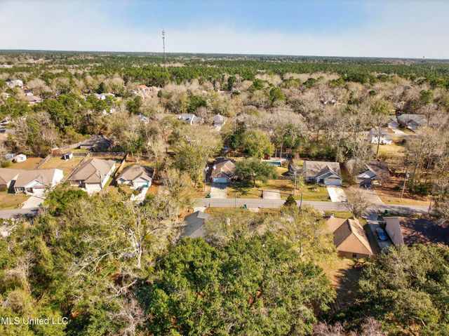 9823 Ala Moana Street, Diamondhead, MS 39525