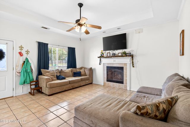 9823 Ala Moana Street, Diamondhead, MS 39525