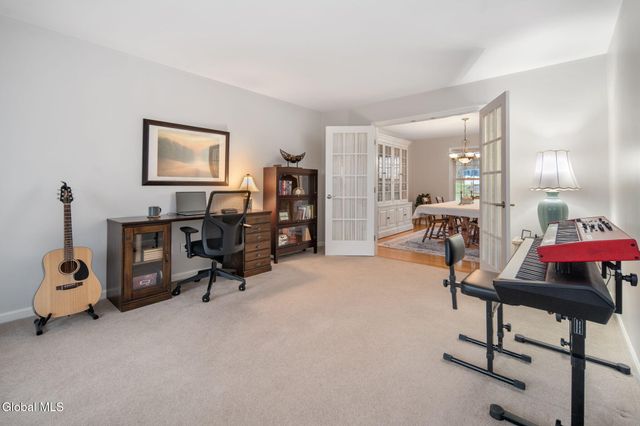 632 Maple Lane, Niskayuna, NY 12309