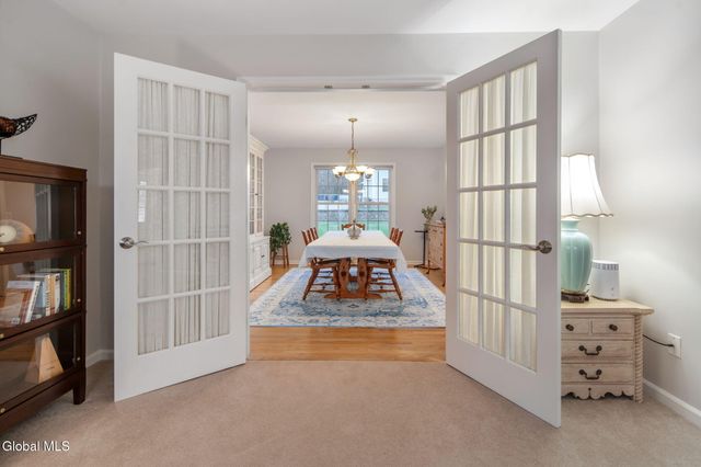 632 Maple Lane, Niskayuna, NY 12309