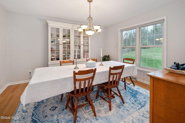 632 Maple Lane, Niskayuna, NY 12309