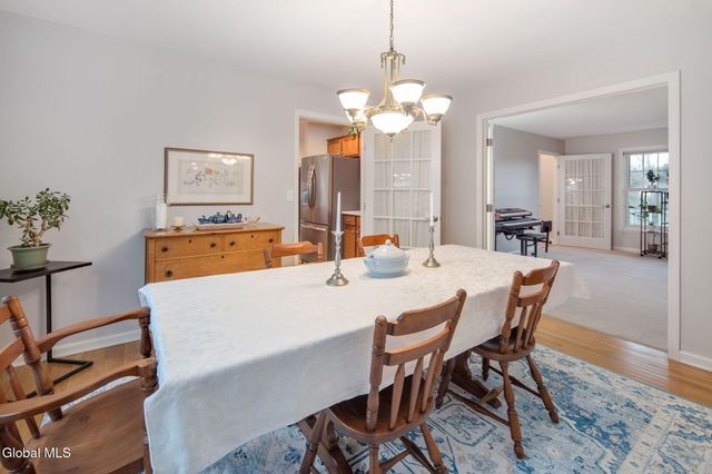632 Maple Lane, Niskayuna, NY 12309