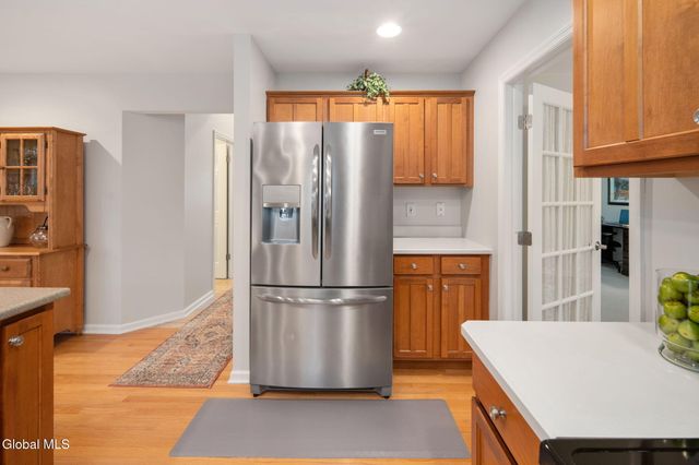 632 Maple Lane, Niskayuna, NY 12309