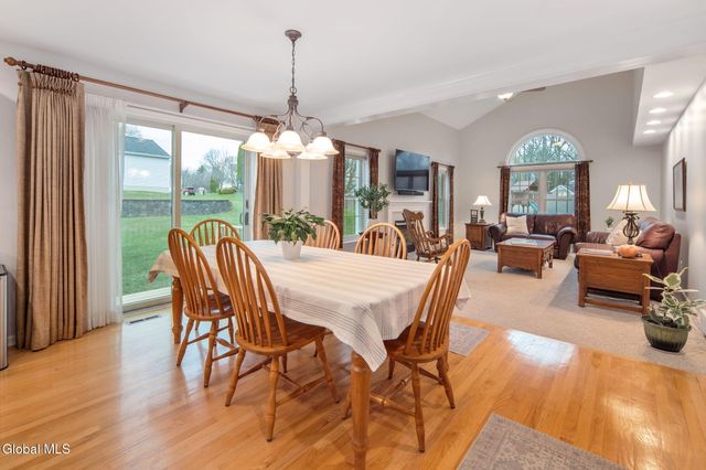 632 Maple Lane, Niskayuna, NY 12309