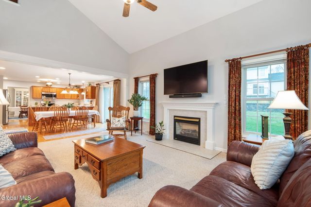 632 Maple Lane, Niskayuna, NY 12309