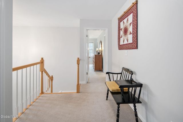 632 Maple Lane, Niskayuna, NY 12309