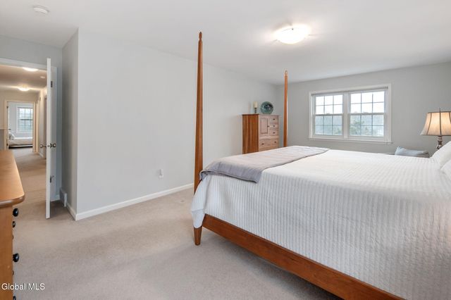 632 Maple Lane, Niskayuna, NY 12309