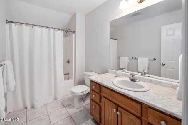 632 Maple Lane, Niskayuna, NY 12309