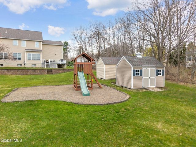 632 Maple Lane, Niskayuna, NY 12309