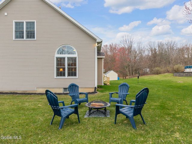 632 Maple Lane, Niskayuna, NY 12309
