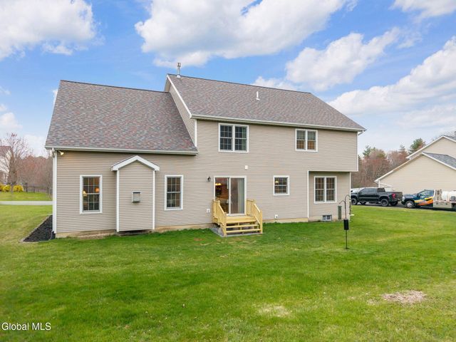 632 Maple Lane, Niskayuna, NY 12309