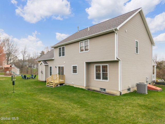 632 Maple Lane, Niskayuna, NY 12309