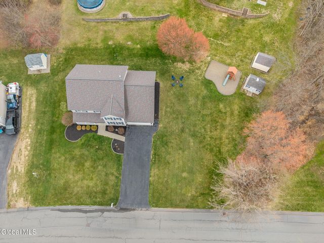 632 Maple Lane, Niskayuna, NY 12309