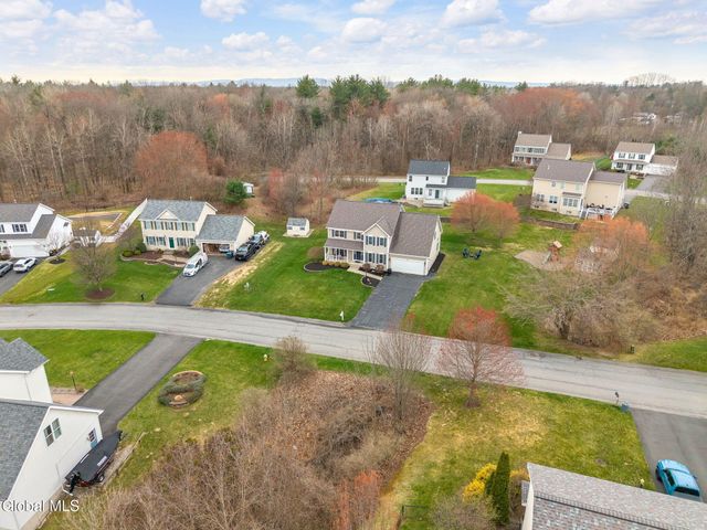632 Maple Lane, Niskayuna, NY 12309