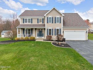 632 Maple Lane, Niskayuna, NY 12309
