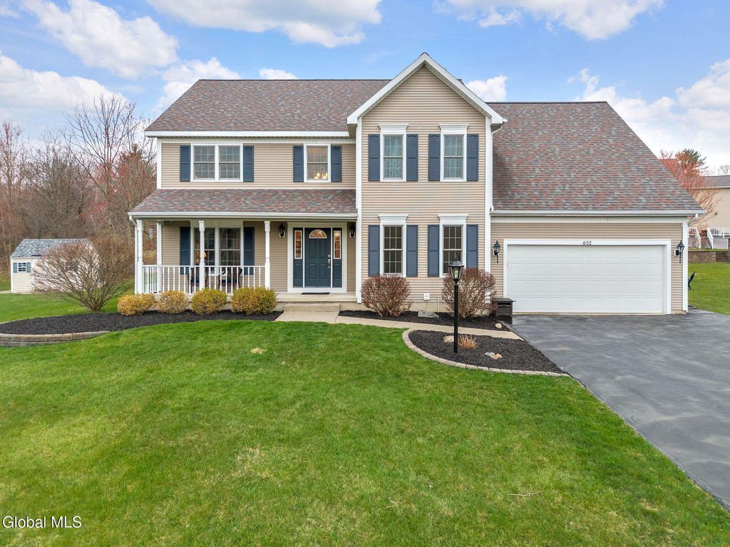 632 Maple Lane, Niskayuna, NY 12309