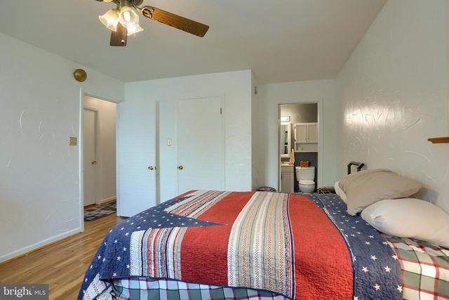17 DULLES DR W, Camp Hill, PA 17011