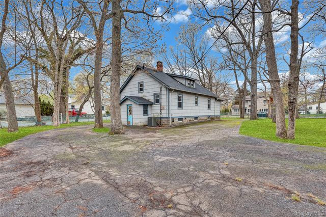 25 N Washington Avenue, Centereach, NY 11720