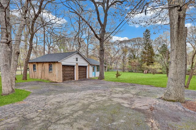 25 N Washington Avenue, Centereach, NY 11720