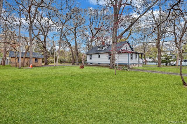 25 N Washington Avenue, Centereach, NY 11720