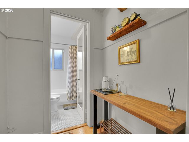 709 Sw 16TH Ave 207, Portland, OR 97205