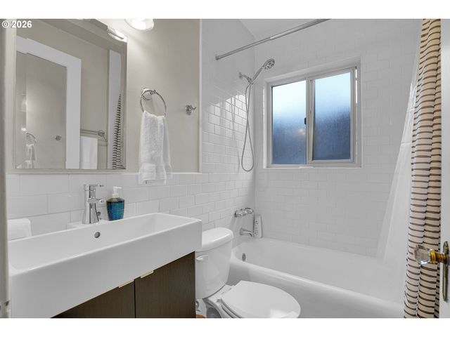 709 Sw 16TH Ave 207, Portland, OR 97205