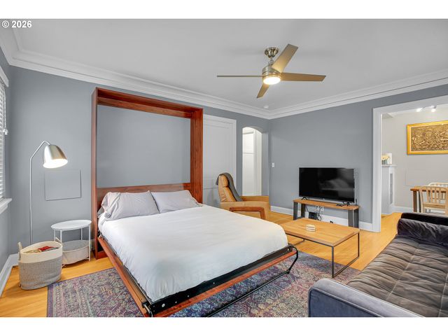 709 Sw 16TH Ave 207, Portland, OR 97205