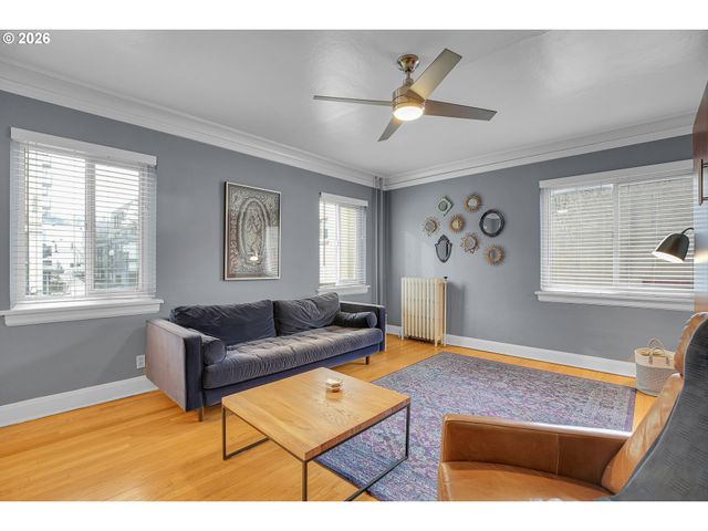 709 Sw 16TH Ave 207, Portland, OR 97205