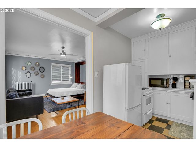 709 Sw 16TH Ave 207, Portland, OR 97205