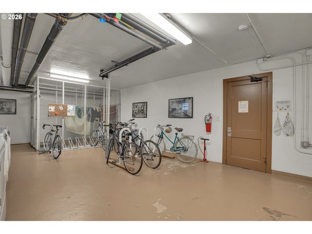 709 Sw 16TH Ave 207, Portland, OR 97205