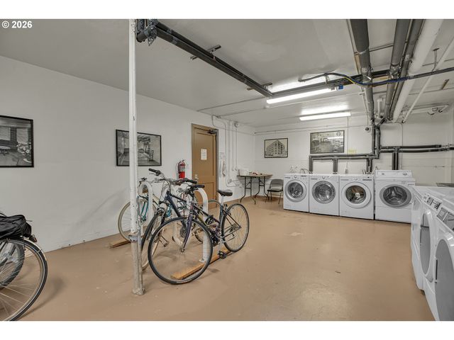 709 Sw 16TH Ave 207, Portland, OR 97205