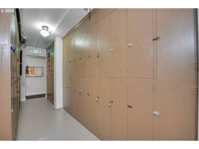 709 Sw 16TH Ave 207, Portland, OR 97205