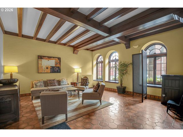 709 Sw 16TH Ave 207, Portland, OR 97205