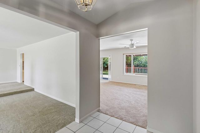 4681 Oak Twig Way, Carmichael, CA 95608