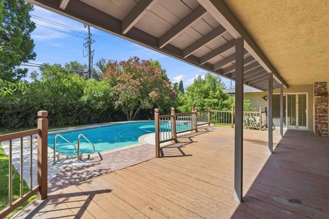 4681 Oak Twig Way, Carmichael, CA 95608