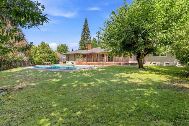 4681 Oak Twig Way, Carmichael, CA 95608