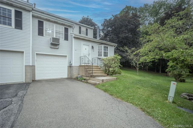 22 Hemlock Court, Fishkill, NY 12524