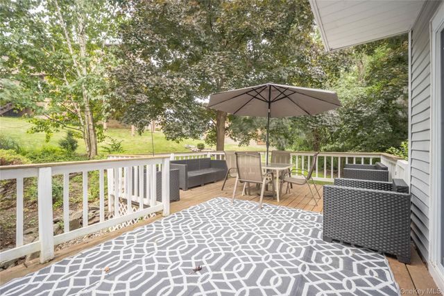 22 Hemlock Court, Fishkill, NY 12524