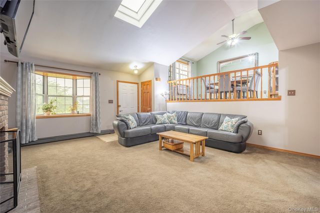 22 Hemlock Court, Fishkill, NY 12524