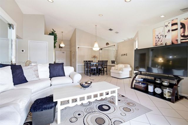 9440 SW 18th St, Miramar, FL 33025