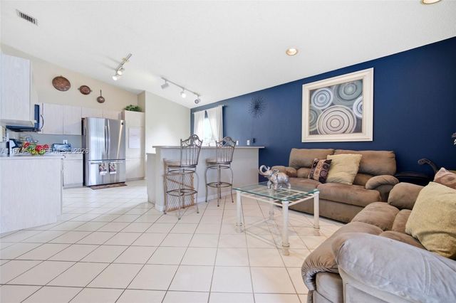 9440 SW 18th St, Miramar, FL 33025