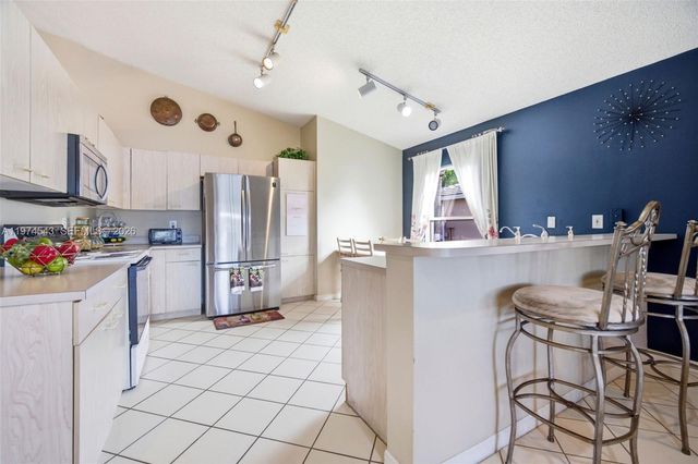 9440 SW 18th St, Miramar, FL 33025