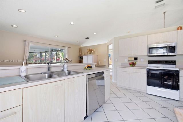 9440 SW 18th St, Miramar, FL 33025